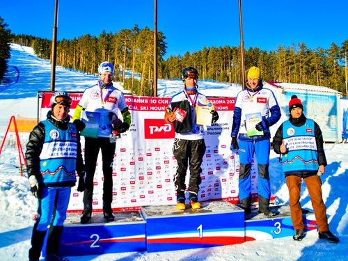 Сезон спортивного ски-альпинизма в России впервые открылся соревнованиями в Белорецке